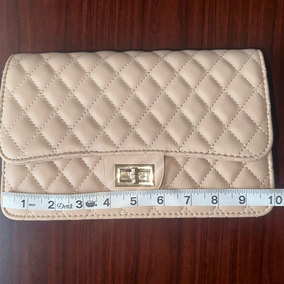 EUC | multi wear purse | cream with gold chain - Picture 10 of 14